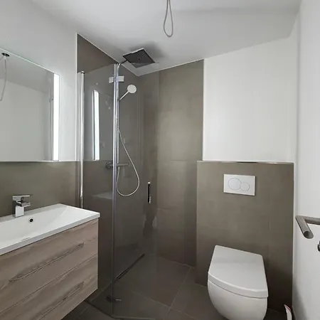 Moderne 2-zimmer-wohnung Mit Grosser Terrasse Und Eigenem Stellplatz Schafhausen