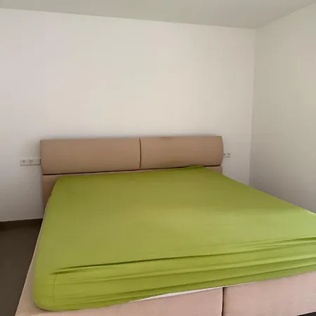 Appartamento Moderne 2-zimmer-wohnung Mit Grosser Terrasse Und Eigenem Stellplatz